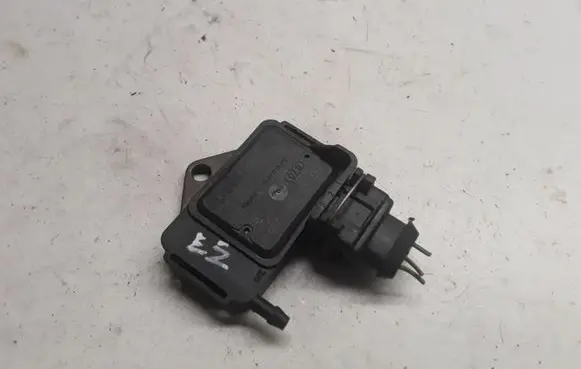 Volkswagen PASSAT B4 Air pressure sensor 0261230008 3A0906051