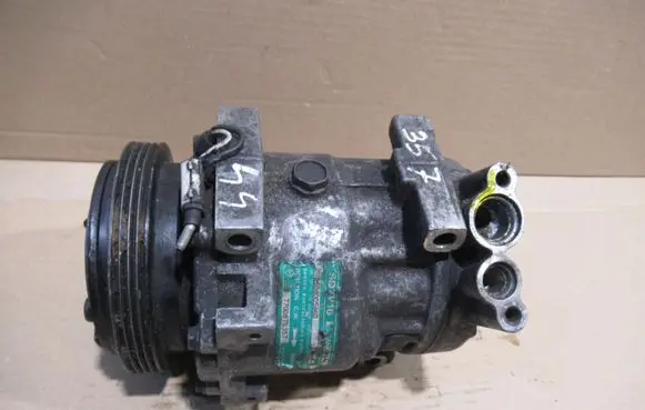 Renault Clio II Air conditioning (A/C) compressor (pump) 7700875357
