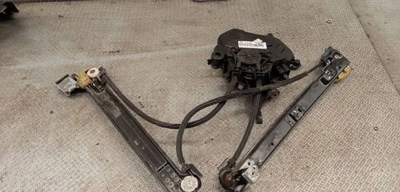 Seat Ibiza IV (6J,6P) Front door window regulator with motor 6J4837402 6R0959802B