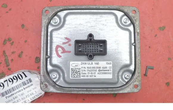 Volvo V40 Voltage converter/converter module 1049.005.0680
