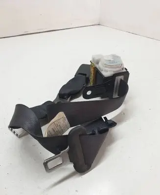 Middle seatbelt (rear)