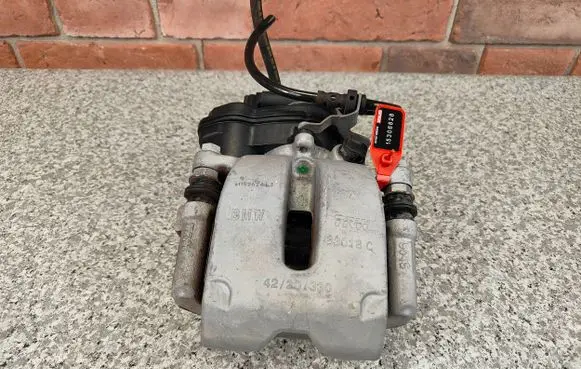 BMW X3 G01 Rear brake caliper 6887385