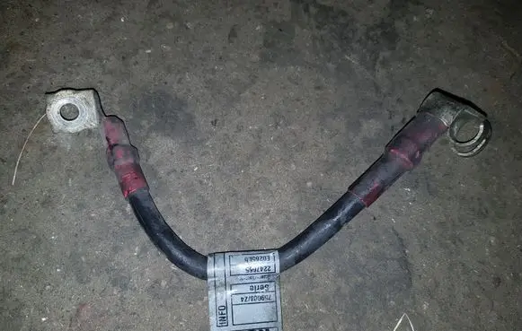 BMW 5 E39 Positive cable (battery) 2247665