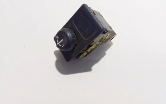 Nissan Almera Tino Wing mirror switch