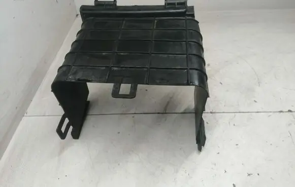 Volkswagen PASSAT B6 Battery box tray cover/lid 3C0915336A