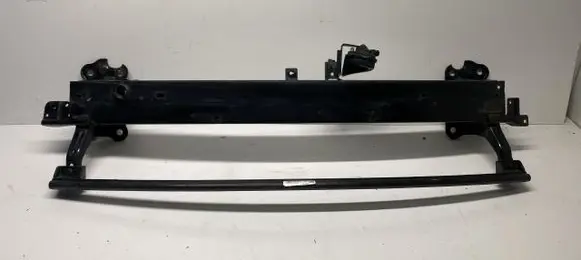 Hyundai Tucson TL Front bumper mounting bracket 86571-D7000