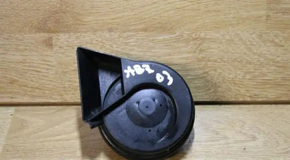 Audi A4 S4 B7 8E 8H Horn signal 8E0951223A