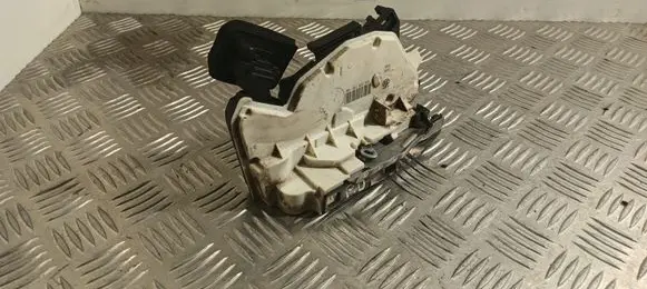 Skoda Rapid (NH) Front door lock 5E1837016