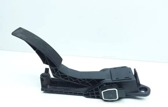 Mercedes-Benz ML W164 Accelerator throttle pedal A1643000104