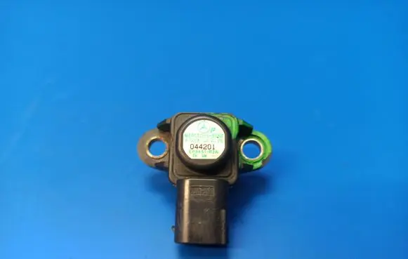 Mercedes-Benz E W211 Air pressure sensor A0051535028