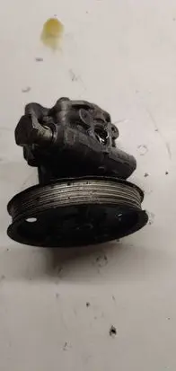 Volkswagen PASSAT B5.5 Power steering pump 800145177QE6