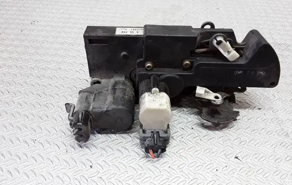 Opel Frontera B Rear door lock 16634325