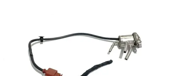 Audi Q3 F3 AdBlue injector 05L131113P 39975
