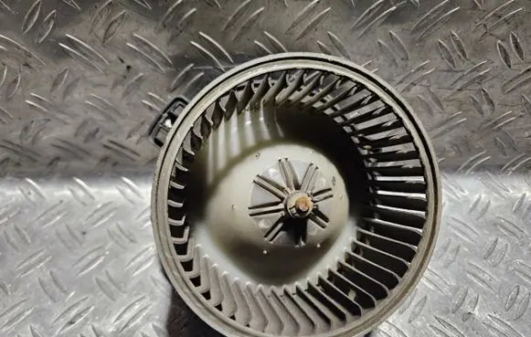 Mitsubishi Carisma Heater fan/blower 0130111191