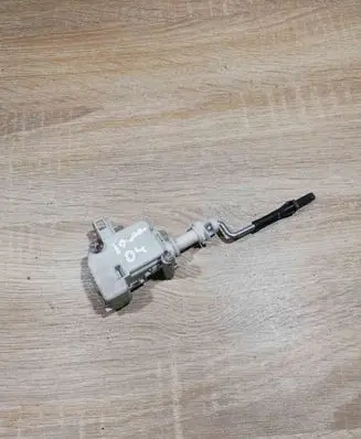 Volkswagen Touran I Fuel tank cap lock motor 1T0810773