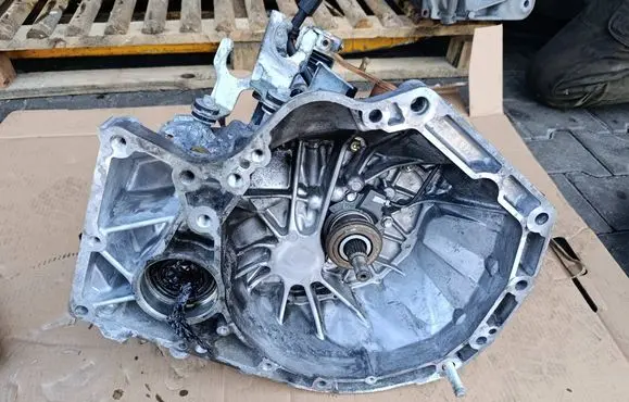 Suzuki SX4 S-Cross Manual 5 speed gearbox ZMD