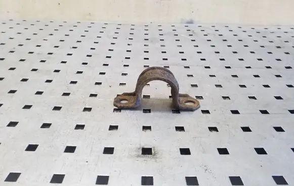Nissan Qashqai Sway bar bush bracket, rear 