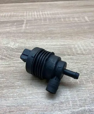 BMW 5 E39 Vacuum valve 1748875