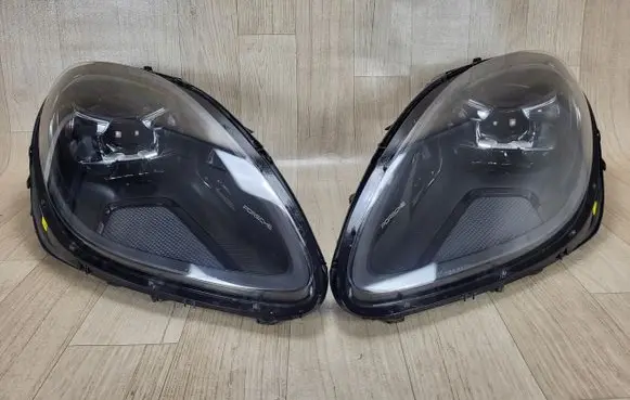 Porsche Macan (95B) Headlights/headlamps set 95B941009AS 95B941010AS