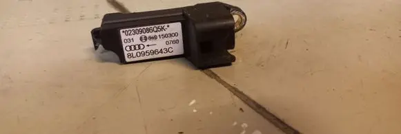 Audi A3 S3 8L Airbag deployment crash/impact sensor 8L0959643C