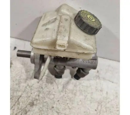 Volvo XC90 Master brake cylinder 8683272