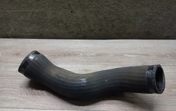 Intercooler hose/pipe