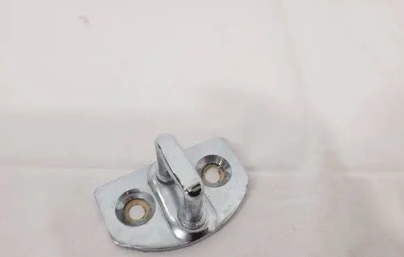 Renault Captur Rear door lock loop/hook striker 825705229R