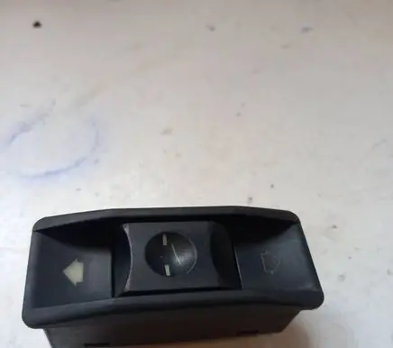 BMW 5 E34 Sunroof switch 1378862