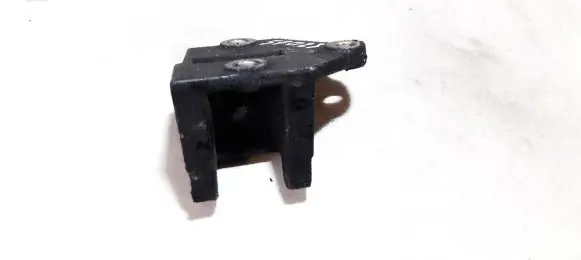Mazda 626 Engine mounting bracket