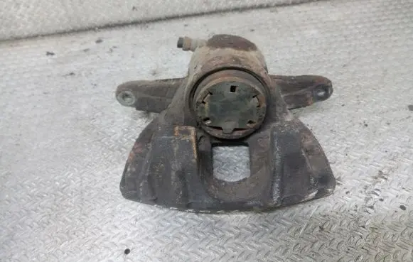 Toyota Corolla Verso AR10 Front brake caliper