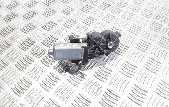 Mercedes-Benz E W211 Seat adjustment motor 0390203211