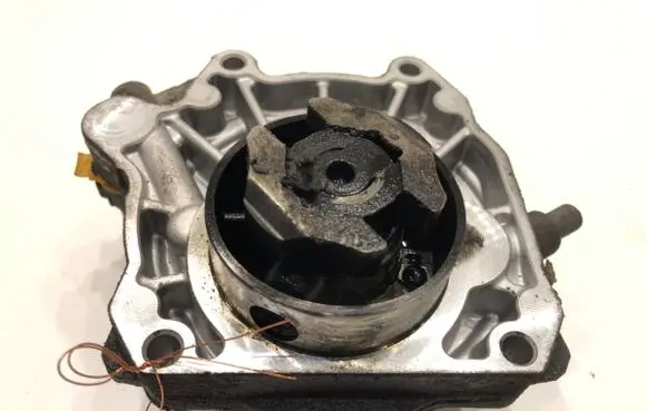 Opel Astra H Vacuum pump 55205446