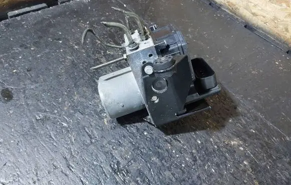 BMW 5 E39 ABS Pump 1164848 0265223001 34511164848