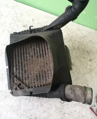 Volkswagen Touareg I Intercooler radiator
