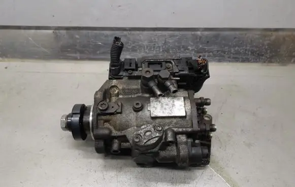 Opel Zafira A Fuel injection high pressure pump 0470504225 55352863 0281011055