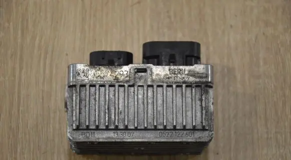 Opel Antara Glow plug pre-heat relay 55574293