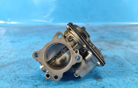 Ford Escape III Throttle body valve DS7Z9E926B
