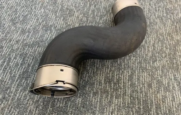 Mercedes-Benz Sprinter W907 W910 Intercooler hose/pipe 