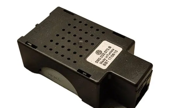 Volkswagen Golf VI Aerial antenna amplifier 5M0035570B