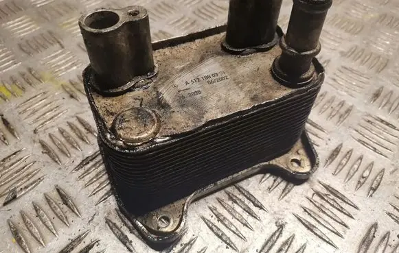 Mercedes-Benz CLK A209 C209 Gearbox / Transmission oil cooler 6121880301
