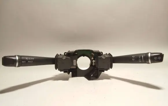 Volvo V70 Indicator stalk 30798569