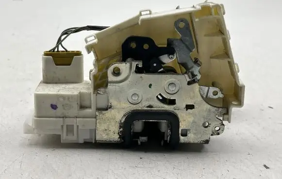 Mercedes-Benz B W245 Front door lock 1697202535 A053702