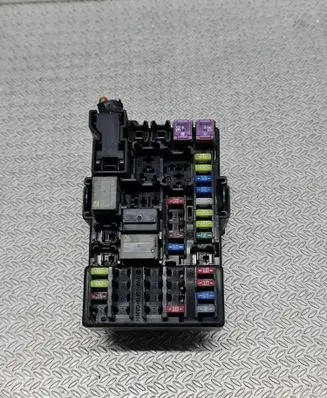 Opel Corsa E Fuse module 2B0Z4010F