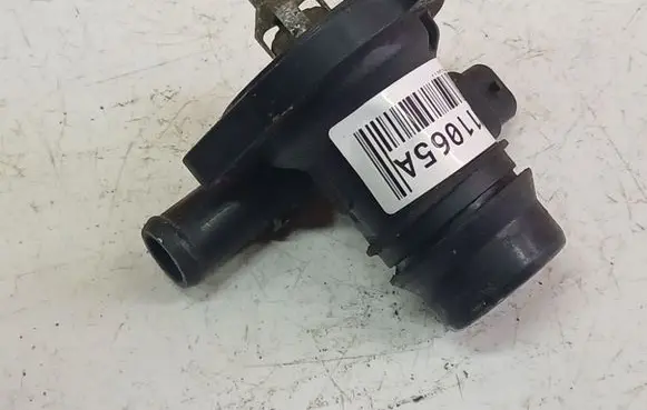 Opel Astra J Water pump 
