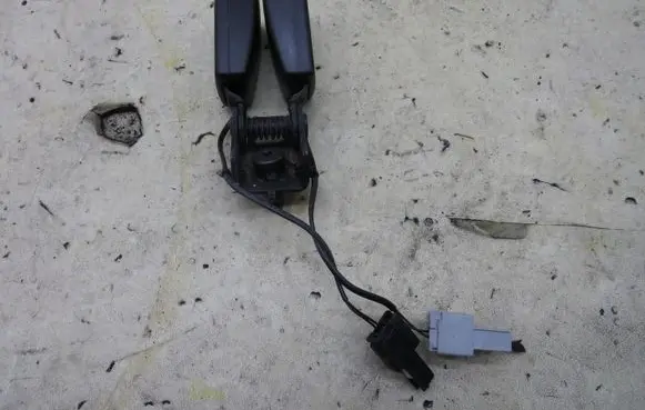 Opel Zafira C Rear seatbelt buckle 13251491