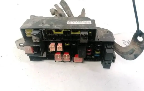 Subaru Legacy Fuse box set 82231AE000 981203
