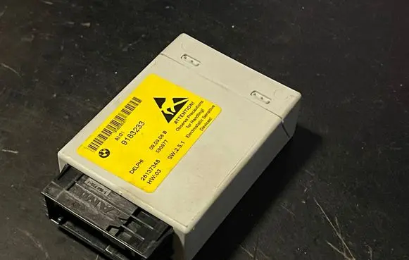 BMW 5 E60 E61 Comfort/convenience module 9183233 28137346 590977