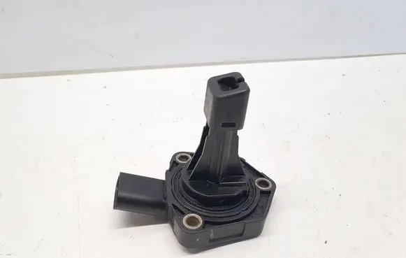 Skoda Octavia Mk2 (1Z) Oil pressure sensor 03C907660G 6PR00962902