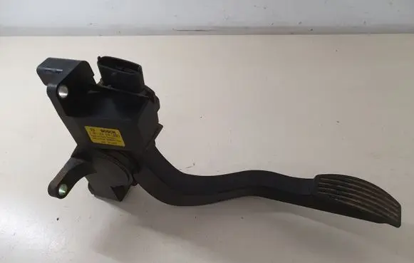 Iveco Daily 3rd gen Accelerator throttle pedal 504061734