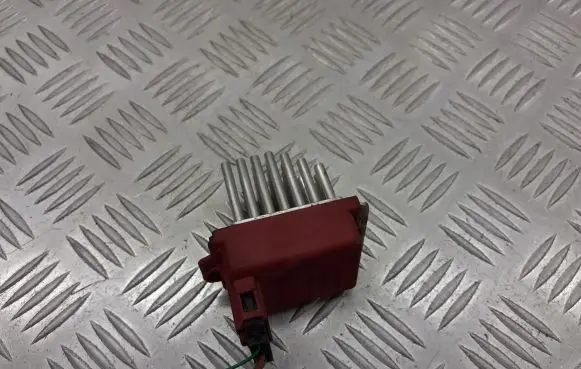 Volkswagen Golf IV Heater blower fan relay 1J0907521